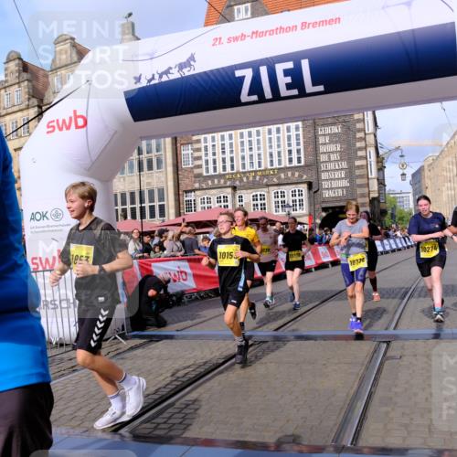 13.09.2026 - 21. swb-Marathon Bremen Tim E. http://msf.ph/oto/10328640 13.09.2026 11:02:37 Ziel 10153, 10154, 10173, 10273, 10274, 10278, 10331, 10338, 10439, 10636, 10738, 10885, 10915, 10943, 11249, 11505, 11576, 11811, 11853, 11886, 12042, 12094, 12134, 12135, 12169, 12437 meine-sportfotos.de