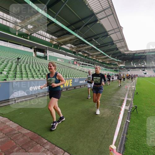 13.09.2026 - 21. swb-Marathon Bremen Michael Burmester http://msf.ph/oto/10328646 13.09.2026 13:34:40 Laufen im Stadion 170, 193, 368, 428, 462, 496, 594, 679, 709, 765, 916, 1001, 1026, 1048, 1051, 1098, 1280, 1321, 1396, 1444, 1553, 1557, 1560, 1607, 1661, 1703, 1760, 1772, 1784, 1827, 1965, 1974, 1977, 1992, 1996, 2335, 2338, 2399, 2400, 2451, 2479, 2511, 2515, 2543, 2641, 2650, 2718, 2735, 2757, 2787, 2791, 2894, 2982, 3090, 3179, 3191, 3345, 3406, 3443, 3503, 3547, 3577, 3614, 3660, 3708, 3709, 3720, 3797, 3875, 3904, 3911, 3914, 3952, 4001, 4014, 4500, 4546, 4561, 4967, 5151 meine-sportfotos.de