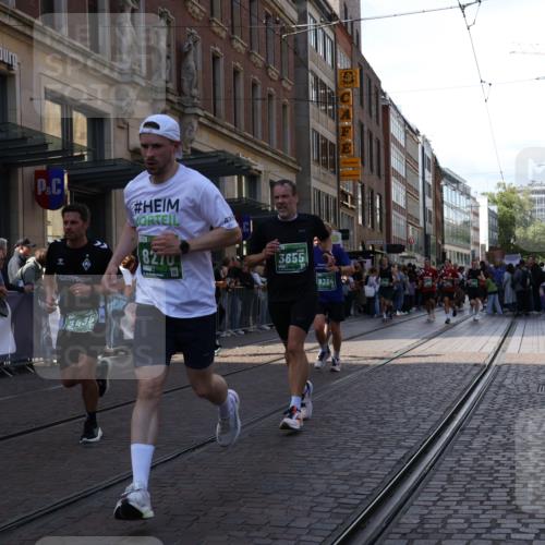 13.09.2026 - 21. swb-Marathon Bremen Strokosch-Dieckow http://msf.ph/oto/10328662 13.09.2026 13:21:17 Ziel 572, 1130, 1254, 2088, 2397, 2570, 2904, 3120, 3202, 3290, 3435, 3655, 3695, 3930, 4165, 4234, 4484, 5542, 6862, 6865, 7176, 8184, 8270, 8384, 8730, 8923, 9048, 9059, 9421, 9514, 9722, 13145, 226, 854, 1191, 2979, 3450, 3534, 3933, 4126, 4234, 4362, 4445, 4465, 4484, 4519, 4734, 6357, 6970, 7902, 8237, 8323, 8408, 8622, 8791, 8971, 9267, 9268, 9900, 13120 meine-sportfotos.de