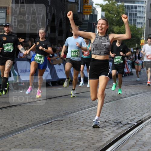 13.09.2026 - 21. swb-Marathon Bremen Strokosch-Dieckow http://msf.ph/oto/10328685 13.09.2026 13:13:32 Ziel 280, 313, 621, 868, 987, 1207, 2130, 2498, 2962, 3566, 3625, 4582, 5345, 5769, 6038, 6349, 6394, 7874, 8197, 8291, 8419, 8464, 9092, 1704, 2401, 2767, 3413, 7493, 7707, 8840, 9442, 9884, 13099 meine-sportfotos.de