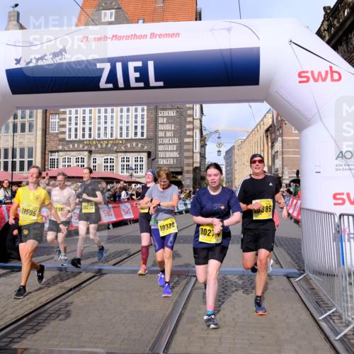 13.09.2026 - 21. swb-Marathon Bremen Tim E. http://msf.ph/oto/10328708 13.09.2026 11:02:38 Ziel 10153, 10154, 10173, 10273, 10274, 10278, 10331, 10338, 10439, 10636, 10738, 10885, 10915, 10943, 11137, 11249, 11505, 11576, 11811, 11853, 11886, 11890, 12042, 12094, 12134, 12135, 12169, 12437 meine-sportfotos.de