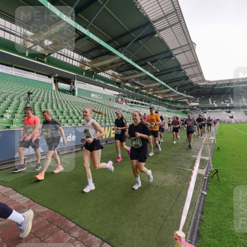 13.09.2026 - 21. swb-Marathon Bremen Michael Burmester http://msf.ph/oto/10328712 13.09.2026 13:34:50 Laufen im Stadion 170, 193, 368, 428, 462, 496, 594, 679, 709, 765, 916, 1026, 1048, 1098, 1280, 1321, 1396, 1444, 1553, 1557, 1560, 1607, 1661, 1703, 1760, 1772, 1784, 1827, 1965, 1974, 1977, 1992, 1996, 2335, 2338, 2399, 2400, 2451, 2479, 2511, 2515, 2543, 2641, 2650, 2718, 2735, 2757, 2787, 2789, 2791, 2894, 2982, 3090, 3179, 3191, 3345, 3406, 3443, 3503, 3547, 3577, 3660, 3708, 3709, 3720, 3875, 3904, 3911, 3914, 3952, 4001, 4014, 4200, 4290, 4500, 4546, 4561, 4880, 4967, 5000, 5151, 5818 meine-sportfotos.de