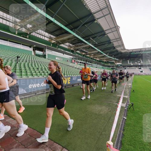 13.09.2026 - 21. swb-Marathon Bremen Michael Burmester http://msf.ph/oto/10328722 13.09.2026 13:34:50 Laufen im Stadion 170, 193, 368, 428, 462, 496, 594, 679, 709, 765, 916, 1026, 1048, 1098, 1280, 1321, 1396, 1444, 1553, 1557, 1560, 1607, 1661, 1703, 1760, 1772, 1784, 1827, 1965, 1974, 1977, 1992, 1996, 2335, 2338, 2399, 2400, 2451, 2479, 2511, 2515, 2543, 2641, 2650, 2718, 2735, 2757, 2787, 2789, 2791, 2894, 2982, 3090, 3179, 3191, 3345, 3406, 3443, 3503, 3547, 3577, 3660, 3708, 3709, 3720, 3875, 3904, 3911, 3914, 3952, 4001, 4014, 4200, 4290, 4500, 4546, 4561, 4880, 4967, 5000, 5151, 5818 meine-sportfotos.de