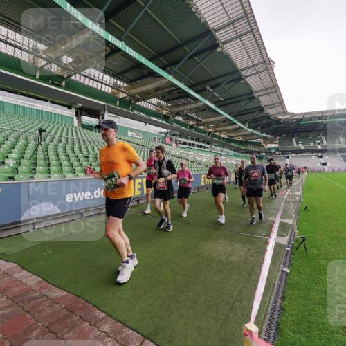 13.09.2026 - 21. swb-Marathon Bremen Michael Burmester http://msf.ph/oto/10328732 13.09.2026 13:34:51 Laufen im Stadion 170, 193, 368, 428, 462, 496, 594, 679, 709, 765, 916, 1026, 1048, 1098, 1280, 1321, 1396, 1444, 1553, 1557, 1560, 1607, 1661, 1703, 1760, 1772, 1784, 1827, 1965, 1974, 1977, 1992, 1996, 2335, 2338, 2399, 2400, 2451, 2479, 2511, 2515, 2543, 2641, 2650, 2718, 2735, 2757, 2787, 2789, 2791, 2894, 2982, 3090, 3179, 3191, 3345, 3406, 3443, 3503, 3547, 3577, 3660, 3708, 3709, 3720, 3875, 3904, 3911, 3914, 3952, 4001, 4014, 4200, 4290, 4500, 4546, 4561, 4880, 4967, 5000, 5151, 5818 meine-sportfotos.de