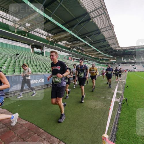 13.09.2026 - 21. swb-Marathon Bremen Michael Burmester http://msf.ph/oto/10328795 13.09.2026 13:34:57 Laufen im Stadion 170, 193, 368, 428, 462, 496, 679, 709, 916, 1026, 1048, 1098, 1280, 1321, 1396, 1444, 1553, 1557, 1560, 1607, 1661, 1703, 1726, 1760, 1772, 1784, 1827, 1965, 1974, 1977, 1992, 1996, 2335, 2338, 2451, 2479, 2511, 2515, 2543, 2641, 2650, 2735, 2757, 2787, 2789, 2791, 2894, 2982, 3090, 3179, 3191, 3345, 3406, 3443, 3503, 3547, 3577, 3660, 3708, 3709, 3720, 3801, 3875, 3904, 3911, 3914, 3952, 4001, 4014, 4200, 4290, 4500, 4546, 4561, 4880, 4967, 5000, 5151, 5818 meine-sportfotos.de