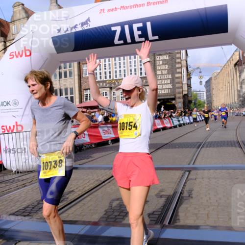 13.09.2026 - 21. swb-Marathon Bremen Tim E. http://msf.ph/oto/10328814 13.09.2026 11:02:41 Ziel 10153, 10154, 10173, 10273, 10274, 10278, 10331, 10338, 10439, 10738, 10885, 10915, 10943, 11137, 11249, 11505, 11508, 11526, 11554, 11576, 11853, 11886, 11890, 12042, 12134, 12169, 12252, 12489 meine-sportfotos.de