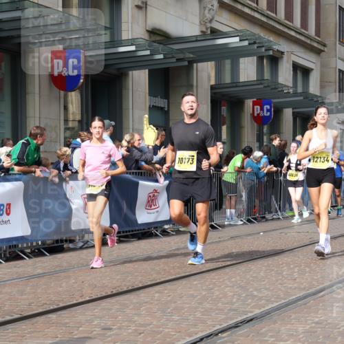 13.09.2026 - 21. swb-Marathon Bremen Strokosch-Dieckow http://msf.ph/oto/10328836 13.09.2026 11:02:03 Ziel 10153, 10154, 10173, 10273, 10274, 10278, 10331, 10338, 10439, 10473, 10636, 10738, 10885, 10915, 10943, 11137, 11249, 11505, 11508, 11526, 11554, 11576, 11811, 11853, 11886, 11890, 12042, 12094, 12134, 12135, 12169, 12252, 12437, 12489, 10257, 10409, 10444, 10473, 10500, 10617, 10803, 10817, 10924, 11115, 11268, 11369, 11412, 11413, 11436, 11479, 11486, 11668, 11747, 11859, 12016, 12095, 12145, 12360, 12379, 12412, 12466, 12506 meine-sportfotos.de