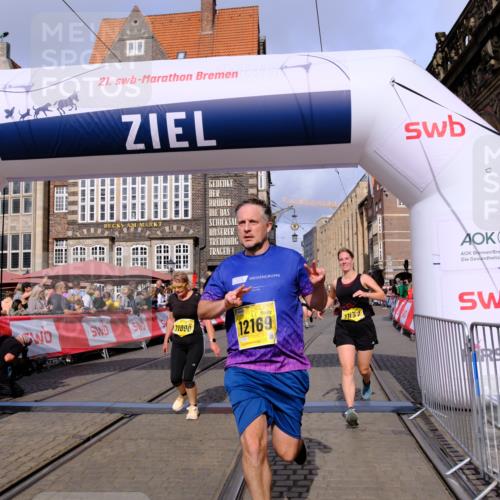 13.09.2026 - 21. swb-Marathon Bremen Tim E. http://msf.ph/oto/10328853 13.09.2026 11:02:46 Ziel 10153, 10154, 10273, 10274, 10278, 10338, 10738, 10885, 10915, 10943, 11137, 11261, 11505, 11508, 11526, 11554, 11662, 11853, 11886, 11890, 11945, 12169, 12252, 12429, 12489 meine-sportfotos.de
