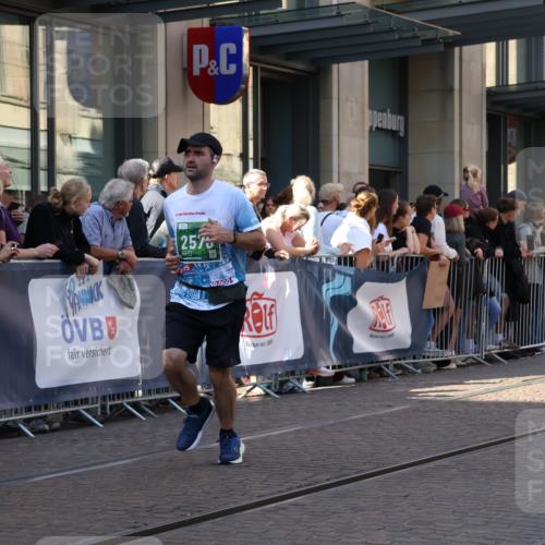 13.09.2026 - 21. swb-Marathon Bremen Strokosch-Dieckow http://msf.ph/oto/10328860 13.09.2026 13:21:23 Ziel 572, 1130, 1254, 2088, 2397, 2570, 2904, 3120, 3290, 3338, 3435, 3655, 3695, 3930, 3934, 4165, 4735, 5542, 6865, 6976, 7098, 7176, 8184, 8270, 8384, 8730, 8923, 8947, 9048, 9059, 9421, 10120, 13145, 226, 1191, 2979, 3120, 3202, 3450, 3534, 4165, 4234, 4362, 4445, 4484, 4519, 4734, 6357, 6862, 6970, 8237, 8323, 8408, 8791, 8923, 9267, 9268, 9514, 9722, 9900 meine-sportfotos.de