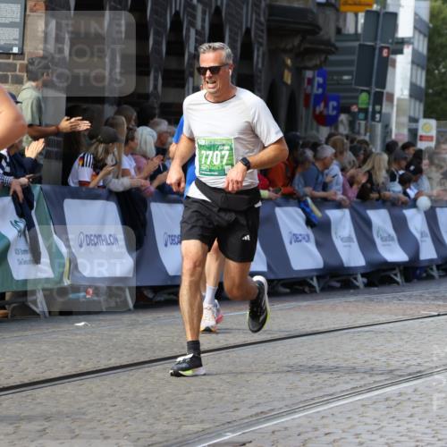 13.09.2026 - 21. swb-Marathon Bremen Strokosch-Dieckow http://msf.ph/oto/10328875 13.09.2026 13:13:42 Ziel 280, 621, 779, 2130, 2360, 2882, 2962, 3566, 4582, 5345, 5769, 6038, 6394, 6407, 8197, 8464, 8477, 8568, 8963, 524, 670, 683, 1704, 1707, 1937, 2422, 3236, 5443, 6451, 7210, 7283, 7707, 9635, 9884 meine-sportfotos.de