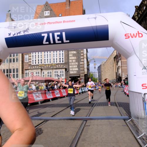 13.09.2026 - 21. swb-Marathon Bremen Tim E. http://msf.ph/oto/10328894 13.09.2026 11:02:48 Ziel 10153, 10154, 10273, 10274, 10278, 10338, 10738, 10885, 11137, 11261, 11505, 11508, 11526, 11554, 11662, 11853, 11890, 11945, 12154, 12169, 12252, 12429, 12489 meine-sportfotos.de