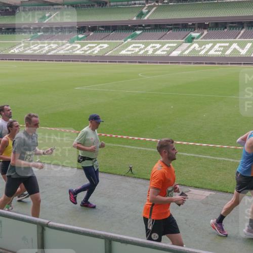 13.09.2026 - 21. swb-Marathon Bremen Michael Burmester http://msf.ph/oto/10328896 13.09.2026 12:59:18 Laufen im Stadion 141, 148, 191, 226, 232, 260, 342, 511, 672, 745, 789, 790, 972, 1080, 1119, 1166, 1191, 1199, 1209, 1281, 1493, 1494, 1516, 1642, 1647, 1931, 1933, 2088, 2210, 2289, 2343, 2367, 2397, 2425, 2481, 2517, 2570, 2577, 2686, 2771, 2806, 2807, 2827, 2885, 2899, 2914, 2953, 2961, 2979, 3015, 3021, 3098, 3120, 3124, 3138, 3148, 3186, 3190, 3233, 3273, 3338, 3435, 3516, 3531, 3534, 3560, 3652, 3655, 3695, 3861, 3930, 3933, 3934, 4120, 205 meine-sportfotos.de
