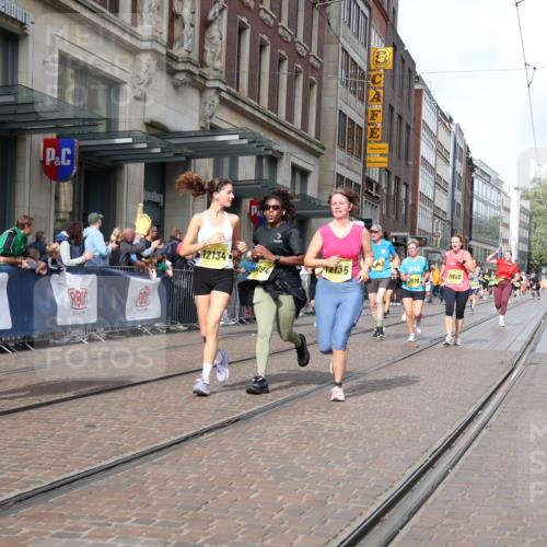 13.09.2026 - 21. swb-Marathon Bremen Strokosch-Dieckow http://msf.ph/oto/10328901 13.09.2026 11:02:04 Ziel 10153, 10154, 10173, 10273, 10274, 10278, 10331, 10338, 10439, 10636, 10738, 10885, 10915, 10943, 11137, 11249, 11505, 11508, 11526, 11554, 11576, 11811, 11853, 11886, 11890, 11945, 12042, 12094, 12134, 12135, 12169, 12252, 12437, 12489, 10257, 10409, 10444, 10473, 10500, 10617, 10803, 10817, 10924, 11115, 11268, 11369, 11412, 11413, 11436, 11479, 11486, 11859, 12016, 12095, 12145, 12360, 12379, 12412, 12466, 12506 meine-sportfotos.de