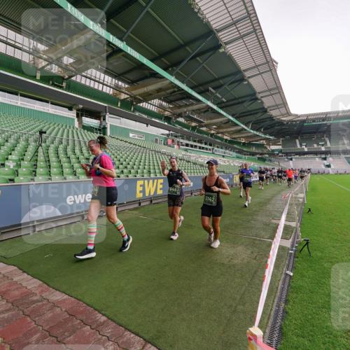 13.09.2026 - 21. swb-Marathon Bremen Michael Burmester http://msf.ph/oto/10328910 13.09.2026 13:35:09 Laufen im Stadion 170, 193, 368, 428, 462, 496, 657, 679, 709, 916, 1026, 1048, 1098, 1280, 1321, 1396, 1432, 1444, 1553, 1557, 1560, 1607, 1661, 1703, 1726, 1772, 1784, 1827, 1965, 1974, 1977, 1992, 1996, 2335, 2338, 2451, 2479, 2511, 2543, 2578, 2641, 2650, 2735, 2757, 2787, 2789, 2791, 2894, 3090, 3179, 3191, 3345, 3406, 3472, 3547, 3555, 3577, 3588, 3660, 3708, 3709, 3720, 3801, 3875, 3904, 3914, 4001, 4014, 4200, 4290, 4500, 4546, 4561, 4880, 4967, 5000, 5151, 5818 meine-sportfotos.de