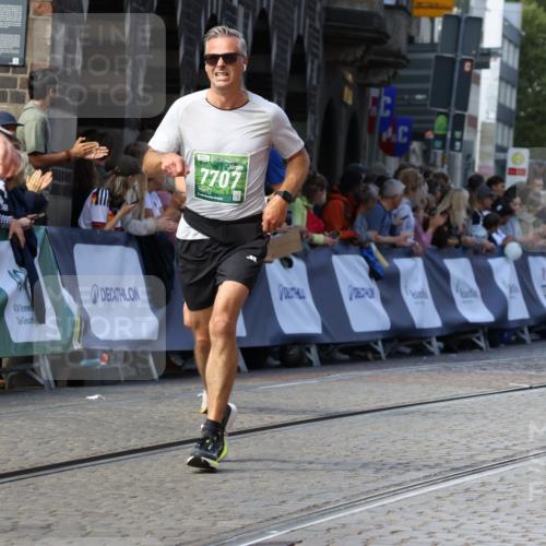 13.09.2026 - 21. swb-Marathon Bremen Strokosch-Dieckow http://msf.ph/oto/10328911 13.09.2026 13:13:42 Ziel 280, 621, 779, 2130, 2360, 2882, 2962, 3566, 4582, 5345, 5769, 6038, 6394, 6407, 8197, 8464, 8477, 8568, 8963, 524, 670, 683, 1704, 1707, 1937, 2422, 3236, 5443, 6451, 7210, 7283, 7707, 9635, 9884 meine-sportfotos.de