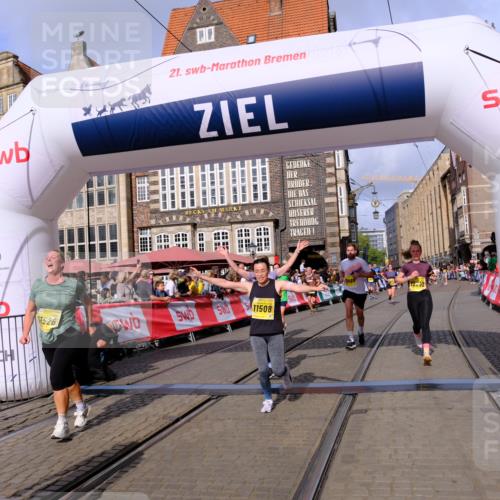 13.09.2026 - 21. swb-Marathon Bremen Tim E. http://msf.ph/oto/10328948 13.09.2026 11:02:48 Ziel 10153, 10154, 10273, 10274, 10278, 10338, 10738, 10885, 11137, 11261, 11505, 11508, 11526, 11554, 11662, 11853, 11890, 11945, 12154, 12169, 12252, 12429, 12489 meine-sportfotos.de