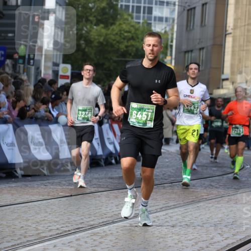 13.09.2026 - 21. swb-Marathon Bremen Strokosch-Dieckow http://msf.ph/oto/10328977 13.09.2026 13:13:45 Ziel 280, 779, 2130, 2360, 2401, 2882, 2962, 3566, 6038, 6394, 6407, 7493, 8197, 8477, 8568, 8840, 8963, 9442, 524, 670, 683, 1704, 1707, 1937, 2422, 3236, 5443, 6451, 7210, 7283, 9426, 9635 meine-sportfotos.de
