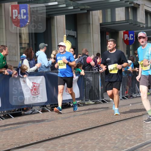 13.09.2026 - 21. swb-Marathon Bremen Strokosch-Dieckow http://msf.ph/oto/10328982 13.09.2026 11:02:07 Ziel 10153, 10154, 10173, 10273, 10274, 10278, 10331, 10338, 10439, 10738, 10885, 10915, 10943, 11137, 11249, 11505, 11508, 11526, 11554, 11576, 11662, 11853, 11886, 11890, 11945, 12042, 12094, 12134, 12135, 12169, 12252, 12489, 10257, 10409, 10444, 10473, 10500, 10617, 10636, 10803, 10817, 10924, 11115, 11268, 11369, 11412, 11413, 11436, 11811, 11859, 12016, 12094, 12095, 12135, 12145, 12360, 12379, 12412, 12437, 12466, 12506 meine-sportfotos.de