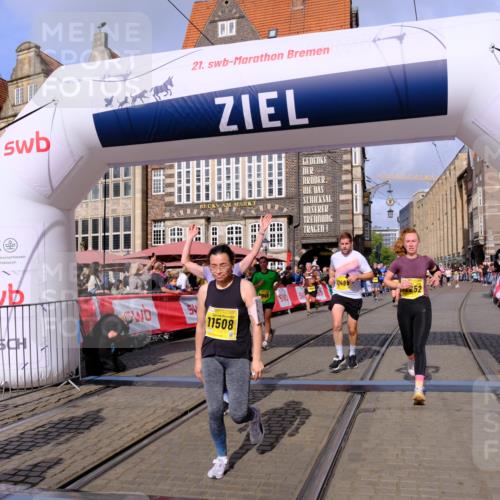 13.09.2026 - 21. swb-Marathon Bremen Tim E. http://msf.ph/oto/10329017 13.09.2026 11:02:49 Ziel 10153, 10154, 10273, 10274, 10278, 10338, 10738, 10885, 11137, 11261, 11505, 11508, 11526, 11554, 11662, 11890, 11945, 12154, 12169, 12252, 12429, 12489 meine-sportfotos.de