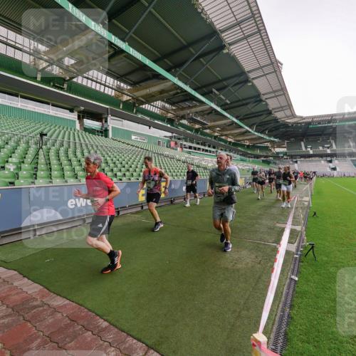 13.09.2026 - 21. swb-Marathon Bremen Michael Burmester http://msf.ph/oto/10329021 13.09.2026 13:35:24 Laufen im Stadion 170, 193, 368, 462, 496, 657, 679, 709, 916, 1015, 1026, 1280, 1321, 1396, 1432, 1444, 1553, 1560, 1607, 1703, 1726, 1772, 1784, 1827, 1965, 1974, 1977, 1992, 2335, 2338, 2451, 2511, 2578, 2650, 2688, 2735, 2789, 2791, 2894, 2933, 3090, 3161, 3179, 3191, 3345, 3406, 3463, 3472, 3498, 3547, 3555, 3573, 3588, 3660, 3708, 3709, 3720, 3801, 3904, 3914, 4014, 4145, 4200, 4290, 4500, 4546, 4561, 4880, 4967, 5000, 5151, 5332, 5818 meine-sportfotos.de