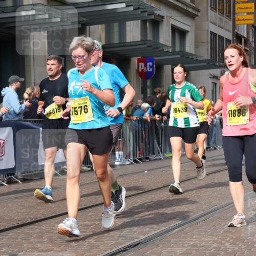 13.09.2026 - 21. swb-Marathon Bremen Strokosch-Dieckow http://msf.ph/oto/10329036 13.09.2026 11:02:07 Ziel 10153, 10154, 10173, 10273, 10274, 10278, 10331, 10338, 10439, 10738, 10885, 10915, 10943, 11137, 11249, 11505, 11508, 11526, 11554, 11576, 11662, 11853, 11886, 11890, 11945, 12042, 12094, 12134, 12135, 12169, 12252, 12489, 10257, 10409, 10444, 10473, 10500, 10617, 10636, 10803, 10817, 10924, 11115, 11268, 11369, 11412, 11413, 11436, 11811, 11859, 12016, 12094, 12095, 12135, 12145, 12360, 12379, 12412, 12437, 12466, 12506 meine-sportfotos.de