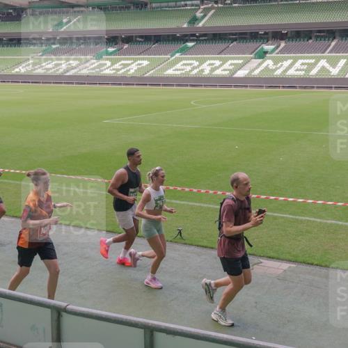 13.09.2026 - 21. swb-Marathon Bremen Michael Burmester http://msf.ph/oto/10329050 13.09.2026 12:59:31 Laufen im Stadion 135, 141, 148, 191, 226, 232, 260, 342, 511, 651, 672, 745, 972, 1080, 1119, 1166, 1209, 1281, 1368, 1493, 1494, 1516, 1642, 1647, 1861, 1931, 1933, 1935, 1963, 2088, 2210, 2289, 2293, 2306, 2343, 2367, 2425, 2481, 2517, 2570, 2577, 2686, 2771, 2806, 2807, 2827, 2885, 2899, 2914, 2953, 2961, 2979, 3015, 3021, 3076, 3098, 3105, 3120, 3124, 3148, 3190, 3233, 3273, 3338, 3354, 3435, 3480, 3516, 3531, 3534, 3560, 3652, 3729, 3855, 3861, 3930, 3933, 3934, 205 meine-sportfotos.de