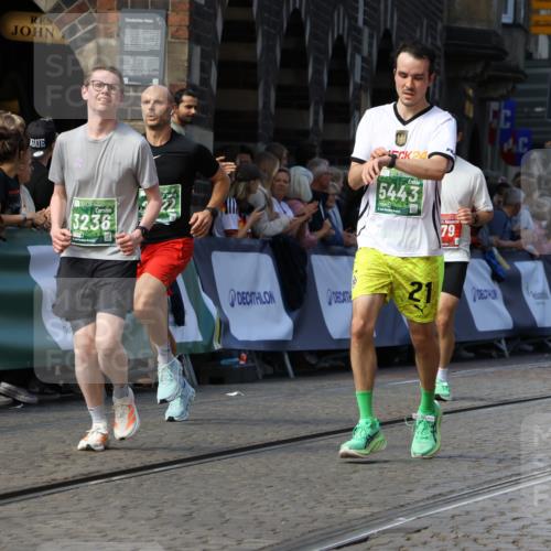 13.09.2026 - 21. swb-Marathon Bremen Strokosch-Dieckow http://msf.ph/oto/10329055 13.09.2026 13:13:50 Ziel 779, 2130, 2360, 2401, 2767, 2882, 6407, 7493, 8477, 8568, 8840, 8963, 9442, 524, 670, 1433, 1613, 2422, 2701, 2824, 3236, 5443, 5593, 5610, 7210, 7283, 7435, 8118, 8886, 9426, 9635, 10105 meine-sportfotos.de
