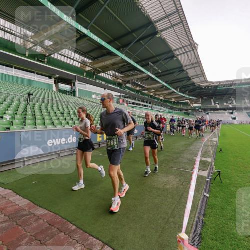 13.09.2026 - 21. swb-Marathon Bremen Michael Burmester http://msf.ph/oto/10329064 13.09.2026 13:35:29 Laufen im Stadion 170, 193, 368, 462, 491, 496, 657, 679, 709, 916, 1015, 1026, 1280, 1321, 1396, 1432, 1553, 1560, 1607, 1703, 1726, 1772, 1784, 1934, 1965, 1974, 1977, 1992, 2335, 2338, 2451, 2578, 2650, 2688, 2789, 2791, 2894, 2933, 3090, 3161, 3169, 3179, 3191, 3345, 3406, 3463, 3472, 3498, 3547, 3555, 3573, 3588, 3660, 3708, 3709, 3720, 3801, 3904, 3914, 4014, 4145, 4200, 4290, 4500, 4546, 4561, 4880, 4967, 5000, 5151, 5332, 5818 meine-sportfotos.de