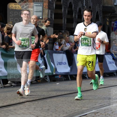 13.09.2026 - 21. swb-Marathon Bremen Strokosch-Dieckow http://msf.ph/oto/10329082 13.09.2026 13:13:50 Ziel 779, 2130, 2360, 2401, 2767, 2882, 6407, 7493, 8477, 8568, 8840, 8963, 9442, 524, 670, 1433, 1613, 2422, 2701, 2824, 3236, 5443, 5593, 5610, 7210, 7283, 7435, 8118, 8886, 9426, 9635, 10105 meine-sportfotos.de