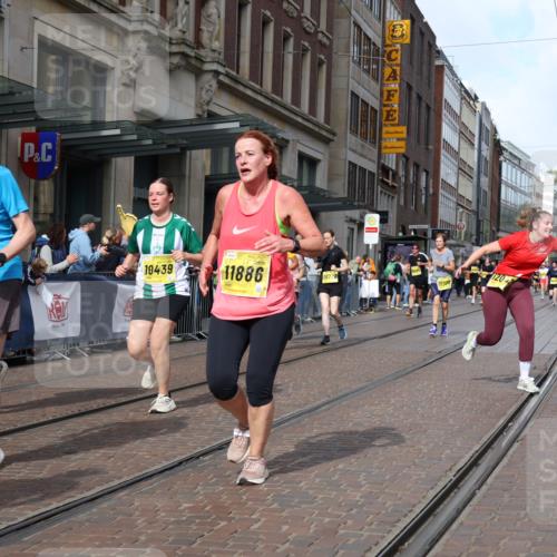 13.09.2026 - 21. swb-Marathon Bremen Strokosch-Dieckow http://msf.ph/oto/10329094 13.09.2026 11:02:09 Ziel 10153, 10154, 10173, 10273, 10274, 10278, 10331, 10338, 10439, 10738, 10885, 10915, 10943, 11137, 11249, 11261, 11505, 11508, 11526, 11554, 11662, 11853, 11886, 11890, 11945, 12042, 12169, 12252, 12429, 12489, 10257, 10409, 10439, 10444, 10473, 10500, 10617, 10636, 10803, 10817, 10924, 11115, 11249, 11268, 11369, 11412, 11413, 11436, 11576, 11811, 11859, 12016, 12042, 12094, 12095, 12134, 12135, 12145, 12360, 12379, 12412, 12437, 12466, 12506 meine-sportfotos.de
