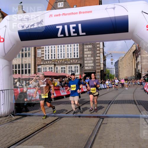 13.09.2026 - 21. swb-Marathon Bremen Tim E. http://msf.ph/oto/10329098 13.09.2026 11:02:54 Ziel 10190, 10945, 10985, 11096, 11137, 11261, 11508, 11526, 11554, 11662, 11701, 11776, 11890, 11945, 12154, 12169, 12252, 12429, 12451, 12489 meine-sportfotos.de