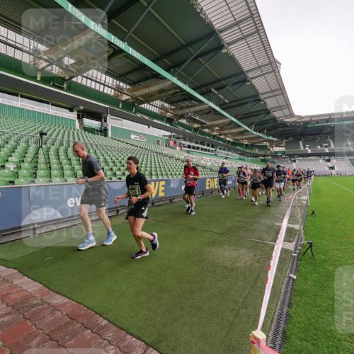 13.09.2026 - 21. swb-Marathon Bremen Michael Burmester http://msf.ph/oto/10329099 13.09.2026 13:35:30 Laufen im Stadion 170, 193, 368, 462, 491, 496, 657, 679, 709, 916, 1015, 1026, 1280, 1321, 1396, 1432, 1553, 1560, 1607, 1703, 1726, 1772, 1784, 1887, 1934, 1965, 1974, 1977, 1992, 2335, 2338, 2451, 2578, 2650, 2688, 2789, 2791, 2894, 2933, 3090, 3161, 3169, 3179, 3191, 3345, 3406, 3463, 3472, 3498, 3547, 3555, 3573, 3588, 3660, 3708, 3709, 3720, 3801, 3904, 3914, 4014, 4145, 4200, 4290, 4464, 4500, 4546, 4561, 4880, 4967, 5000, 5151, 5332, 5818 meine-sportfotos.de