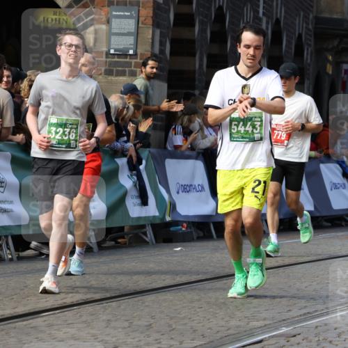 13.09.2026 - 21. swb-Marathon Bremen Strokosch-Dieckow http://msf.ph/oto/10329107 13.09.2026 13:13:50 Ziel 779, 2130, 2360, 2401, 2767, 2882, 6407, 7493, 8477, 8568, 8840, 8963, 9442, 524, 670, 1433, 1613, 2422, 2701, 2824, 3236, 5443, 5593, 5610, 7210, 7283, 7435, 8118, 8886, 9426, 9635, 10105 meine-sportfotos.de