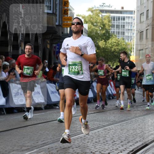 13.09.2026 - 21. swb-Marathon Bremen Strokosch-Dieckow http://msf.ph/oto/10329119 13.09.2026 13:25:13 Ziel 972, 1264, 1516, 2280, 2761, 3015, 4113, 4198, 4262, 4277, 4507, 4973, 5664, 6079, 6360, 6544, 6626, 6807, 6943, 7409, 7854, 8853, 9152, 10103, 260, 1119, 1650, 1658, 2046, 3168, 3187, 4294, 6113, 6380, 7252, 7306, 8357, 8695, 8769, 9036, 9299, 9460, 9468, 9563, 13025 meine-sportfotos.de