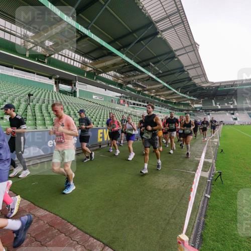 13.09.2026 - 21. swb-Marathon Bremen Michael Burmester http://msf.ph/oto/10329136 13.09.2026 13:35:35 Laufen im Stadion 170, 193, 368, 462, 491, 496, 657, 679, 916, 1015, 1026, 1280, 1321, 1396, 1432, 1553, 1560, 1607, 1703, 1726, 1772, 1784, 1887, 1934, 1965, 1974, 1977, 1992, 2335, 2338, 2451, 2578, 2650, 2688, 2789, 2791, 2894, 2933, 3090, 3161, 3169, 3178, 3179, 3191, 3406, 3463, 3472, 3498, 3547, 3555, 3573, 3588, 3660, 3708, 3709, 3720, 3801, 3904, 3914, 4014, 4145, 4200, 4290, 4464, 4500, 4546, 4561, 4880, 4967, 5000, 5034, 5151, 5332, 5818 meine-sportfotos.de