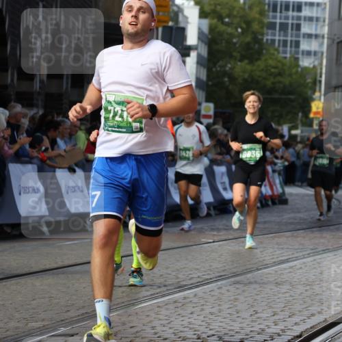 13.09.2026 - 21. swb-Marathon Bremen Strokosch-Dieckow http://msf.ph/oto/10329139 13.09.2026 13:13:51 Ziel 779, 2130, 2360, 2401, 2767, 2882, 6407, 7493, 8477, 8568, 8840, 8963, 9442, 13099, 670, 1433, 1613, 2701, 2824, 3236, 5593, 5610, 6145, 7283, 7435, 7963, 8118, 8886, 9426, 9635, 10105 meine-sportfotos.de