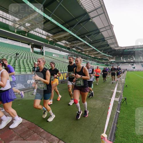 13.09.2026 - 21. swb-Marathon Bremen Michael Burmester http://msf.ph/oto/10329163 13.09.2026 13:35:37 Laufen im Stadion 170, 193, 368, 462, 491, 496, 657, 679, 916, 1015, 1026, 1280, 1321, 1396, 1432, 1553, 1560, 1607, 1703, 1726, 1772, 1784, 1887, 1934, 1965, 1974, 1977, 1992, 2335, 2338, 2451, 2578, 2650, 2688, 2789, 2791, 2894, 2933, 3090, 3161, 3169, 3178, 3179, 3191, 3406, 3463, 3472, 3498, 3547, 3555, 3573, 3588, 3640, 3660, 3708, 3709, 3720, 3801, 3839, 3904, 3914, 4014, 4145, 4200, 4290, 4464, 4500, 4546, 4561, 4880, 4967, 5000, 5034, 5151, 5332, 5818 meine-sportfotos.de