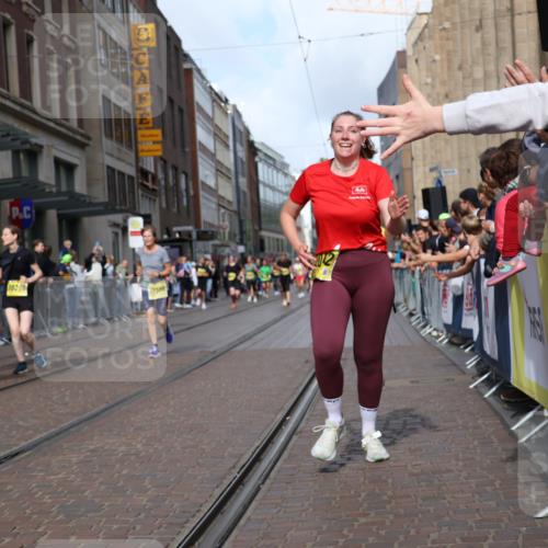13.09.2026 - 21. swb-Marathon Bremen Strokosch-Dieckow http://msf.ph/oto/10329170 13.09.2026 11:02:10 Ziel 10153, 10154, 10173, 10273, 10274, 10278, 10331, 10338, 10738, 10885, 10915, 10943, 11137, 11261, 11505, 11508, 11526, 11554, 11662, 11853, 11886, 11890, 11945, 12154, 12169, 12252, 12429, 12489, 10173, 10257, 10409, 10439, 10444, 10473, 10500, 10617, 10636, 10803, 10817, 10924, 11115, 11249, 11268, 11369, 11436, 11576, 11811, 11859, 12016, 12042, 12094, 12095, 12134, 12135, 12145, 12360, 12412, 12437, 12466, 12506 meine-sportfotos.de