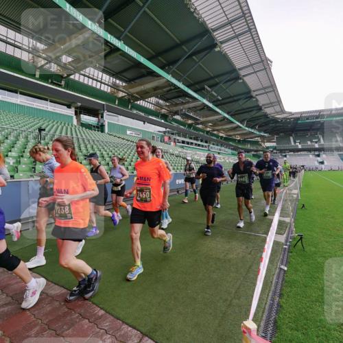 13.09.2026 - 21. swb-Marathon Bremen Michael Burmester http://msf.ph/oto/10329191 13.09.2026 13:35:39 Laufen im Stadion 170, 193, 368, 462, 491, 496, 657, 679, 1015, 1026, 1280, 1321, 1396, 1432, 1553, 1560, 1607, 1726, 1772, 1784, 1887, 1934, 1965, 1974, 1977, 1992, 2335, 2338, 2451, 2578, 2650, 2688, 2789, 2791, 2894, 2933, 3090, 3161, 3169, 3178, 3179, 3191, 3406, 3463, 3472, 3498, 3547, 3555, 3570, 3573, 3588, 3640, 3660, 3708, 3709, 3720, 3801, 3839, 3904, 3914, 3985, 4014, 4145, 4200, 4290, 4464, 4500, 4546, 4561, 4880, 4967, 5000, 5034, 5151, 5332, 5461, 5818 meine-sportfotos.de