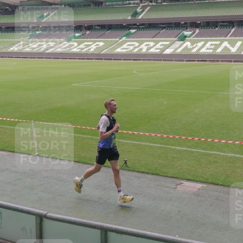 13.09.2026 - 21. swb-Marathon Bremen Michael Burmester http://msf.ph/oto/10329199 13.09.2026 12:59:44 Laufen im Stadion 135, 148, 191, 226, 232, 260, 342, 651, 745, 972, 1080, 1166, 1209, 1281, 1368, 1493, 1494, 1516, 1642, 1650, 1861, 1931, 1935, 1963, 2088, 2210, 2289, 2293, 2306, 2322, 2343, 2367, 2425, 2481, 2517, 2570, 2577, 2686, 2700, 2771, 2806, 2807, 2827, 2885, 2899, 2906, 2914, 2953, 2961, 2979, 3015, 3021, 3076, 3098, 3105, 3120, 3124, 3145, 3168, 3190, 3233, 3273, 3354, 3435, 3480, 3516, 3531, 3560, 3652, 3729, 3855, 3861, 3930, 3934, 205 meine-sportfotos.de