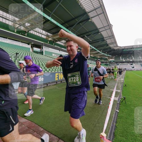 13.09.2026 - 21. swb-Marathon Bremen Michael Burmester http://msf.ph/oto/10329229 13.09.2026 13:35:41 Laufen im Stadion 170, 193, 368, 462, 491, 496, 657, 1015, 1026, 1280, 1321, 1396, 1432, 1553, 1560, 1607, 1726, 1772, 1784, 1887, 1934, 1965, 1974, 1977, 1992, 2335, 2338, 2578, 2650, 2688, 2789, 2791, 2894, 2933, 3090, 3161, 3169, 3178, 3179, 3191, 3406, 3463, 3472, 3498, 3547, 3555, 3570, 3573, 3588, 3640, 3660, 3708, 3709, 3720, 3801, 3839, 3904, 3914, 3985, 4014, 4145, 4200, 4290, 4464, 4500, 4546, 4561, 4880, 4967, 5000, 5034, 5151, 5332, 5461, 5818 meine-sportfotos.de