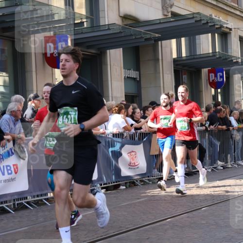 13.09.2026 - 21. swb-Marathon Bremen Strokosch-Dieckow http://msf.ph/oto/10329241 13.09.2026 13:21:33 Ziel 141, 148, 572, 1209, 1254, 2051, 2088, 2397, 3290, 3338, 3695, 3774, 3930, 3934, 4581, 4735, 5193, 6865, 6976, 7098, 7176, 8438, 8452, 8924, 8947, 9059, 9421, 9599, 10120, 226, 1130, 2570, 2904, 2979, 3120, 3202, 3435, 3534, 3655, 3930, 4165, 4234, 4445, 4484, 4519, 5542, 6862, 7176, 8184, 8270, 8384, 8408, 8730, 8791, 8923, 9048, 9514, 9722, 9900, 13145 meine-sportfotos.de