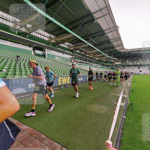 13.09.2026 - 21. swb-Marathon Bremen Michael Burmester http://msf.ph/oto/10329242 13.09.2026 13:35:43 Laufen im Stadion 170, 193, 368, 462, 491, 496, 657, 1015, 1026, 1280, 1321, 1396, 1432, 1553, 1560, 1607, 1726, 1772, 1784, 1887, 1934, 1965, 1974, 1977, 1992, 2335, 2338, 2578, 2650, 2688, 2789, 2791, 2894, 2933, 3090, 3161, 3169, 3178, 3179, 3191, 3406, 3408, 3463, 3472, 3498, 3547, 3555, 3570, 3573, 3588, 3640, 3660, 3708, 3709, 3720, 3801, 3839, 3904, 3914, 3985, 4014, 4145, 4200, 4290, 4464, 4500, 4546, 4561, 4880, 4967, 5000, 5034, 5151, 5332, 5461, 5818 meine-sportfotos.de