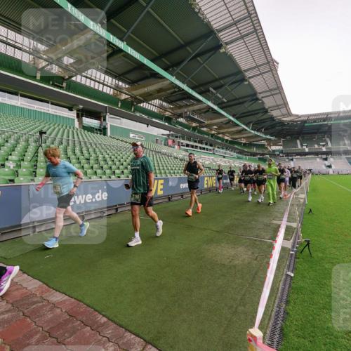 13.09.2026 - 21. swb-Marathon Bremen Michael Burmester http://msf.ph/oto/10329250 13.09.2026 13:35:43 Laufen im Stadion 170, 193, 368, 462, 491, 496, 657, 1015, 1026, 1280, 1321, 1396, 1432, 1553, 1560, 1607, 1726, 1772, 1784, 1887, 1934, 1965, 1974, 1977, 1992, 2335, 2338, 2578, 2650, 2688, 2789, 2791, 2894, 2933, 3090, 3161, 3169, 3178, 3179, 3191, 3406, 3408, 3463, 3472, 3498, 3547, 3555, 3570, 3573, 3588, 3640, 3660, 3708, 3709, 3720, 3801, 3839, 3904, 3914, 3985, 4014, 4145, 4200, 4290, 4464, 4500, 4546, 4561, 4880, 4967, 5000, 5034, 5151, 5332, 5461, 5818 meine-sportfotos.de