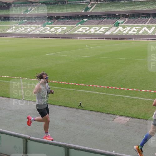 13.09.2026 - 21. swb-Marathon Bremen Michael Burmester http://msf.ph/oto/10329257 13.09.2026 12:59:52 Laufen im Stadion 135, 148, 191, 226, 232, 260, 342, 651, 745, 972, 1080, 1166, 1209, 1368, 1493, 1494, 1516, 1650, 1861, 1935, 1963, 2088, 2210, 2289, 2293, 2306, 2322, 2367, 2427, 2481, 2517, 2570, 2577, 2686, 2700, 2708, 2771, 2806, 2807, 2827, 2885, 2899, 2906, 2914, 2953, 2961, 2979, 3015, 3021, 3076, 3098, 3105, 3120, 3124, 3145, 3168, 3173, 3190, 3233, 3273, 3354, 3435, 3480, 3516, 3531, 3652, 3729, 3774, 3855, 3856, 3861, 3930, 3934 meine-sportfotos.de