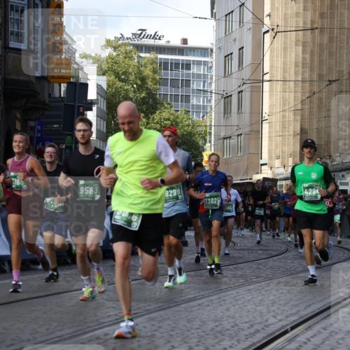 13.09.2026 - 21. swb-Marathon Bremen Strokosch-Dieckow http://msf.ph/oto/10329264 13.09.2026 13:25:15 Ziel 972, 1264, 2761, 3015, 4091, 4113, 4198, 4262, 4507, 4973, 5664, 6079, 6360, 6544, 6807, 6943, 7409, 7854, 8853, 9152, 10103, 260, 1119, 1650, 1658, 2046, 3168, 3187, 4294, 5814, 6113, 6380, 7252, 8357, 8695, 8769, 9299, 9460, 9468, 9563, 13025 meine-sportfotos.de