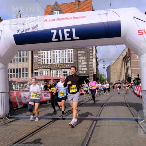 13.09.2026 - 21. swb-Marathon Bremen Tim E. http://msf.ph/oto/10329281 13.09.2026 11:03:00 Ziel 10190, 10296, 10633, 10783, 10945, 10954, 10955, 10985, 11096, 11107, 11261, 11508, 11554, 11564, 11662, 11701, 11719, 11730, 11776, 11785, 11945, 12071, 12154, 12247, 12252, 12429, 12451, 12489 meine-sportfotos.de