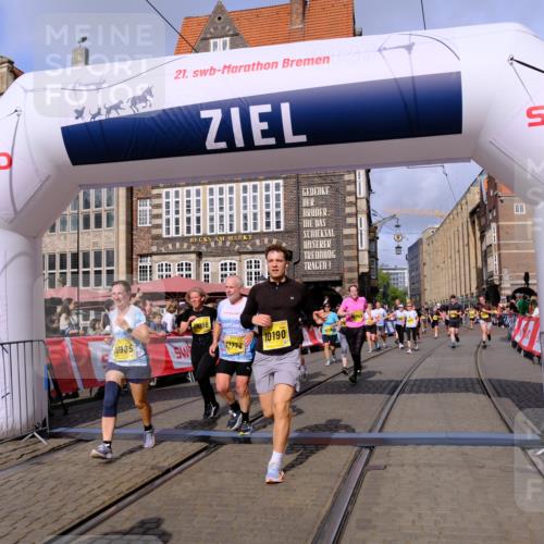13.09.2026 - 21. swb-Marathon Bremen Tim E. http://msf.ph/oto/10329295 13.09.2026 11:03:00 Ziel 10190, 10296, 10633, 10783, 10945, 10954, 10955, 10985, 11096, 11107, 11261, 11508, 11554, 11564, 11662, 11701, 11719, 11730, 11776, 11785, 11945, 12071, 12154, 12247, 12252, 12429, 12451, 12489 meine-sportfotos.de