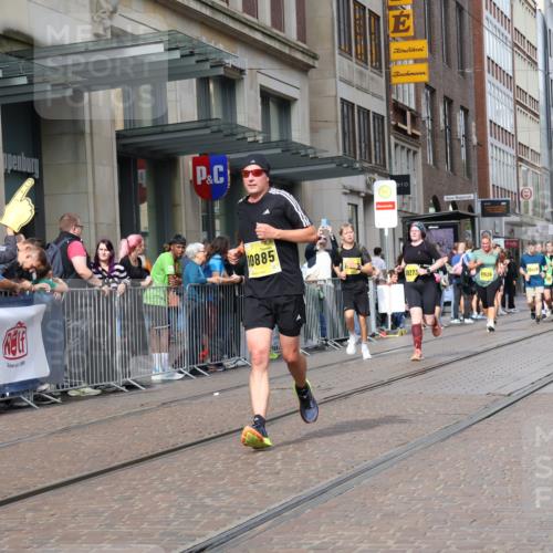 13.09.2026 - 21. swb-Marathon Bremen Strokosch-Dieckow http://msf.ph/oto/10329323 13.09.2026 11:02:14 Ziel 10153, 10154, 10190, 10273, 10274, 10278, 10338, 10738, 10885, 10915, 10985, 11137, 11261, 11505, 11508, 11526, 11554, 11662, 11776, 11853, 11886, 11890, 11945, 12154, 12169, 12252, 12429, 12451, 12489, 10173, 10257, 10331, 10439, 10444, 10473, 10500, 10617, 10636, 10803, 10817, 10915, 10924, 10943, 11249, 11268, 11436, 11576, 11811, 11859, 11886, 12016, 12042, 12094, 12095, 12134, 12135, 12145, 12360, 12412, 12437, 12506 meine-sportfotos.de