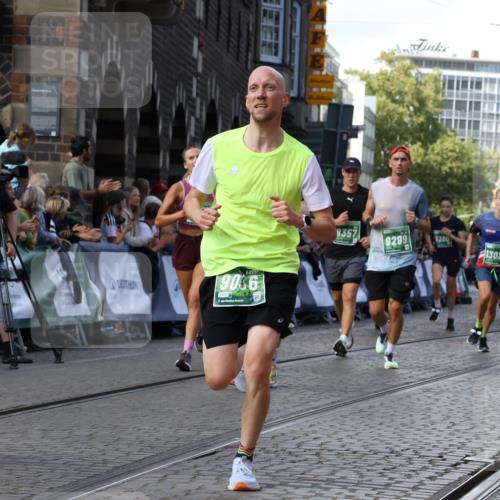 13.09.2026 - 21. swb-Marathon Bremen Strokosch-Dieckow http://msf.ph/oto/10329336 13.09.2026 13:25:16 Ziel 972, 1080, 1264, 2322, 2761, 3015, 4091, 4113, 4198, 4262, 4507, 4918, 4973, 5664, 6079, 6360, 6544, 6807, 6943, 7409, 7854, 8245, 8853, 9152, 10103, 209, 260, 1650, 1658, 2046, 3168, 4294, 5755, 5814, 6113, 6380, 7252, 8357, 8695, 8769, 9299, 9460, 9468, 9563, 13025 meine-sportfotos.de